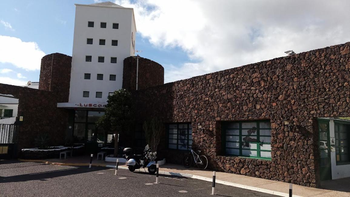 Tuscan Apartment Mit Meerblick Und Terrasse Costa Teguise Exterior foto
