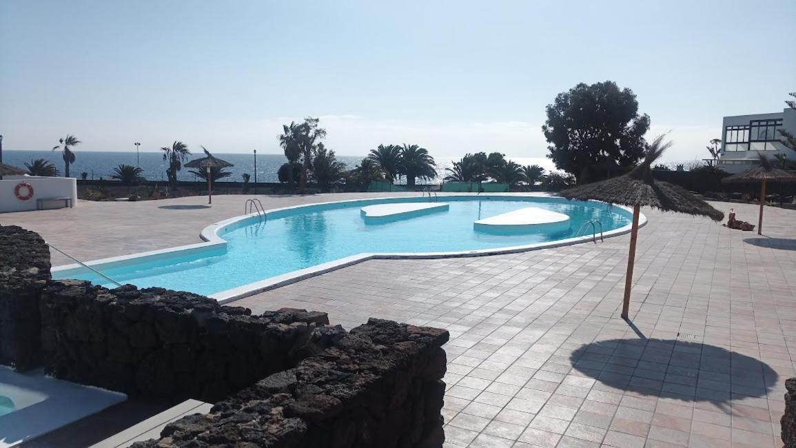 Tuscan Apartment Mit Meerblick Und Terrasse Costa Teguise Exterior foto